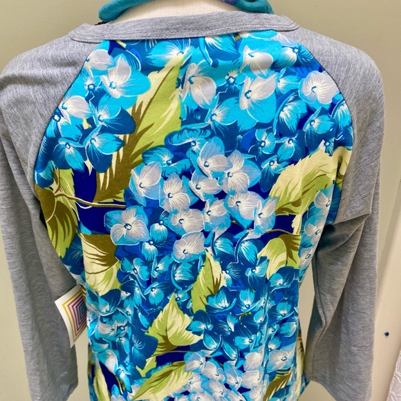 NWT LulaRoe long sleeve tee, size XS-Medium - Picture 2 of 7